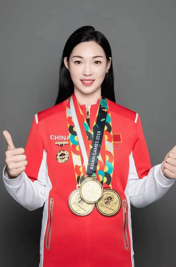 龙舟冠军钟源:乘风破浪的传奇女将 体育明星钟源经纪公司-经纪人