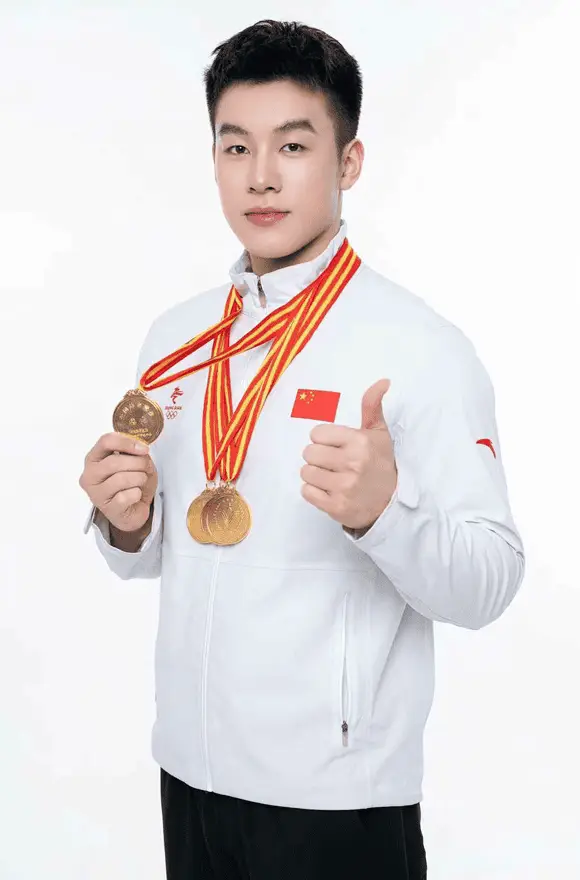 2011李宁杯全国少年体操冠军邵青 冠军明星邵青代言广告报价