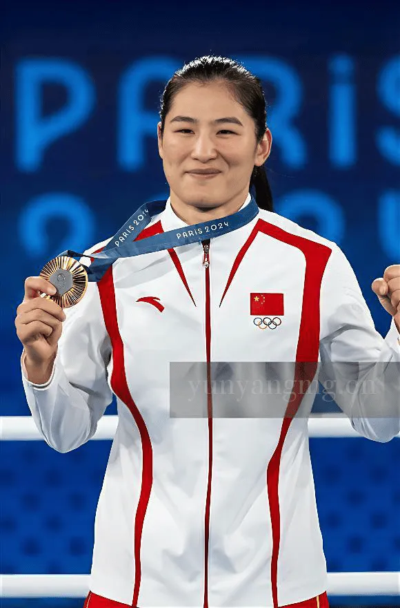 拳击女王李倩:亚运金牌与奥运辉煌背后的故事 拳击奥运冠军李倩代言广告费用报价-李倩出席活动